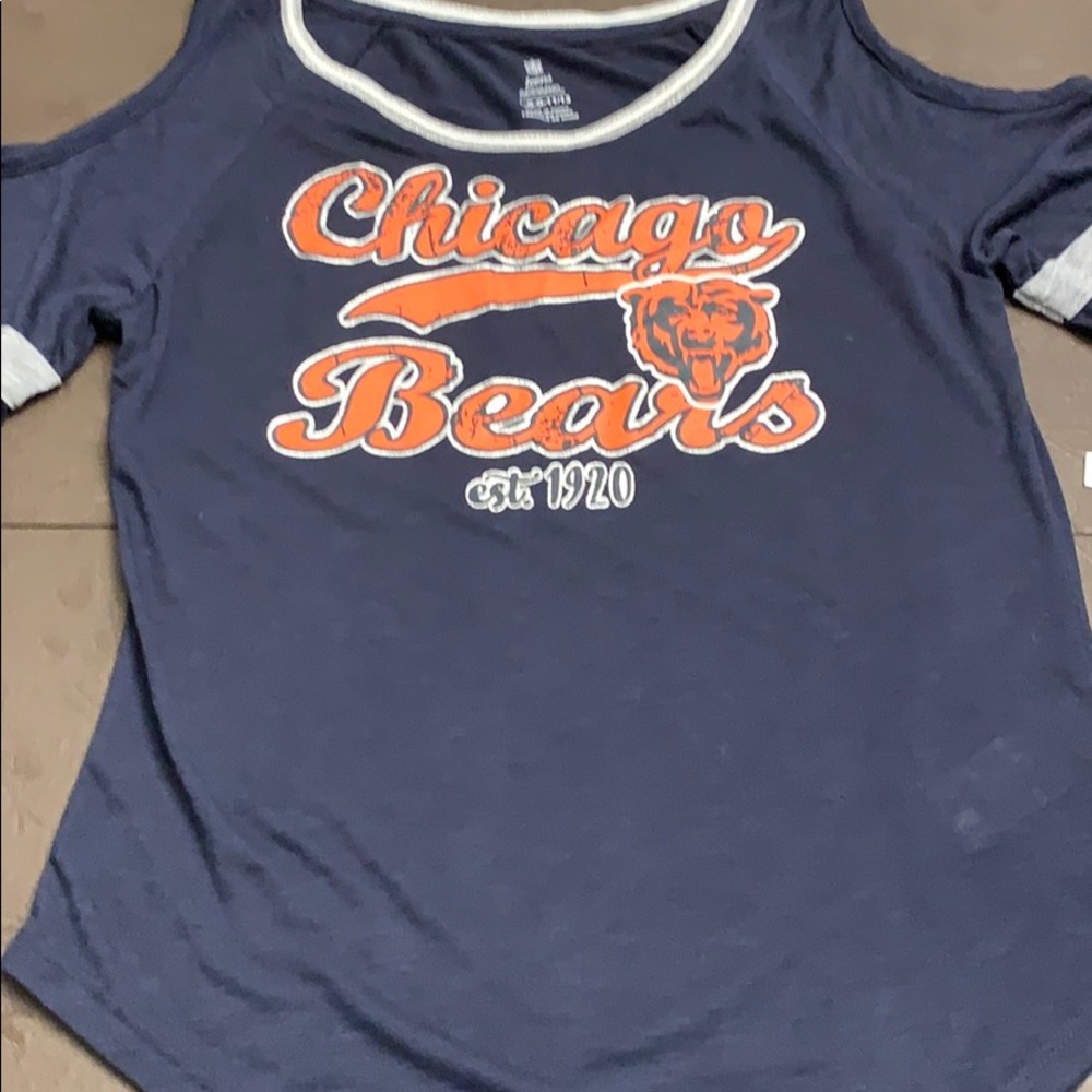 Teen Bears Cut out Shoulder Shirt